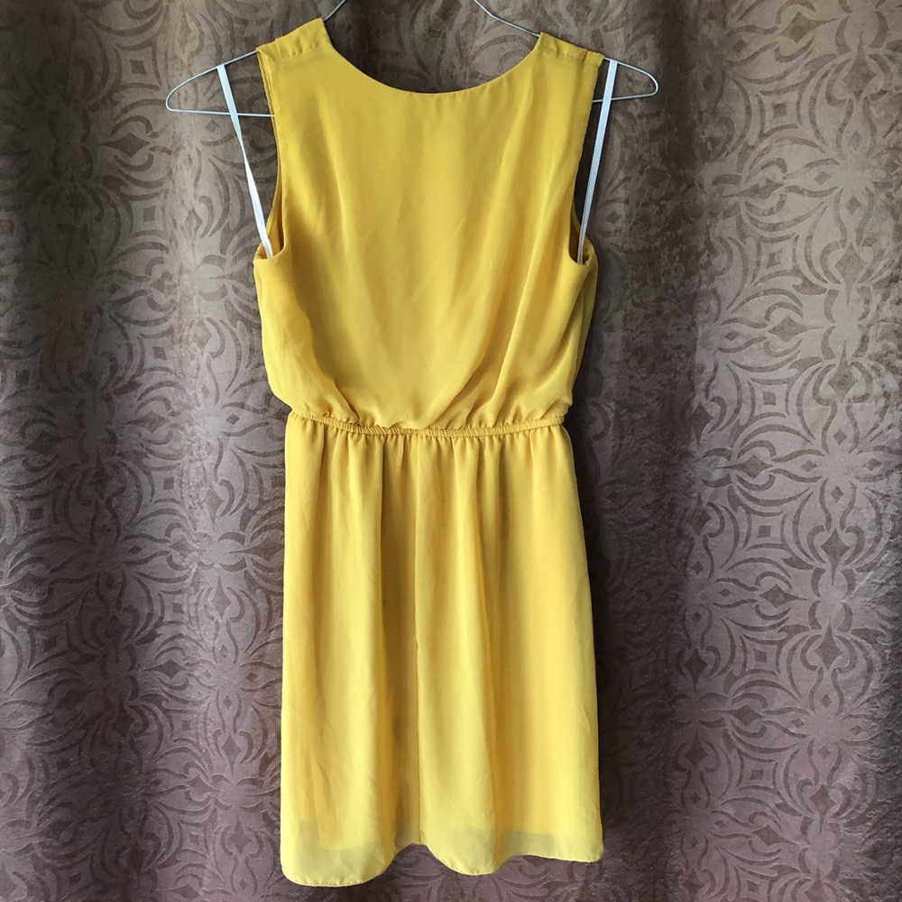 Mustard Yellow Dress 💛 - Picture 3 of 3